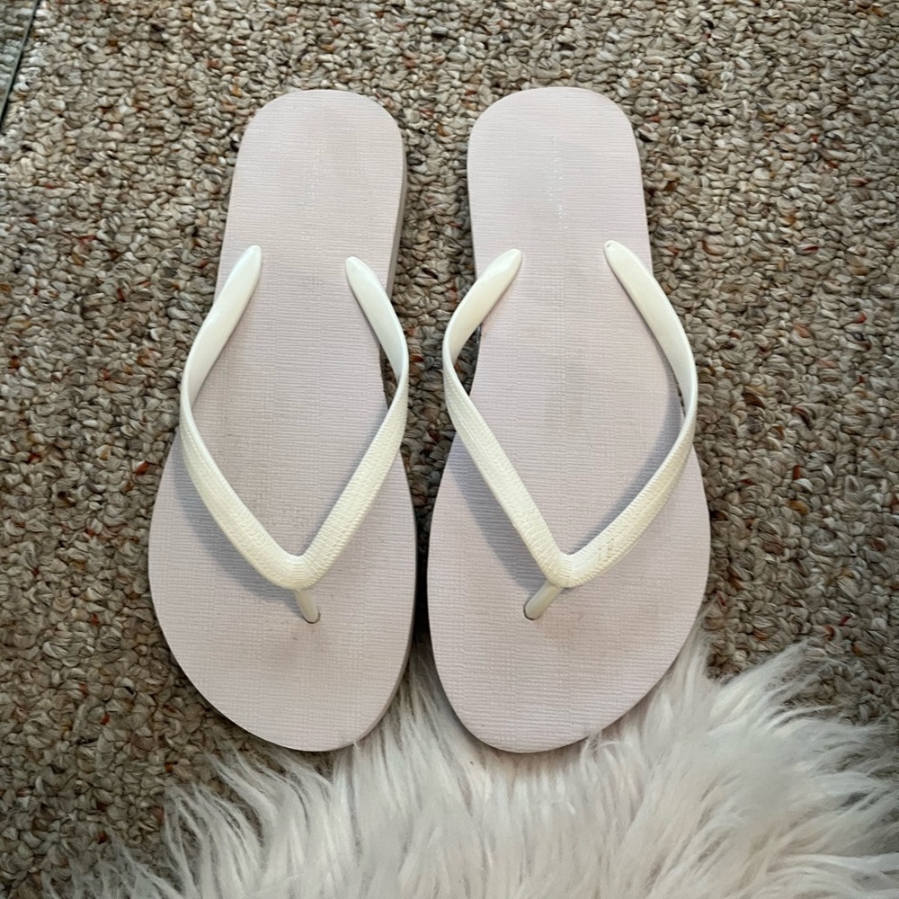American eagle white flip flops